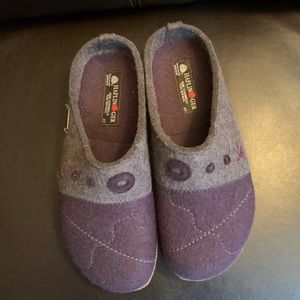 Women’s slip-ons